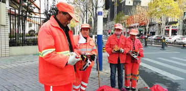 關(guān)愛城市美容師，發(fā)放勞保用品暖寒冬